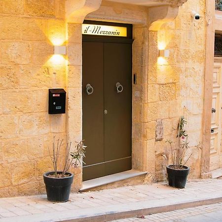 A Traditional Maltese Home In The Three Cities Birgu Exterior photo